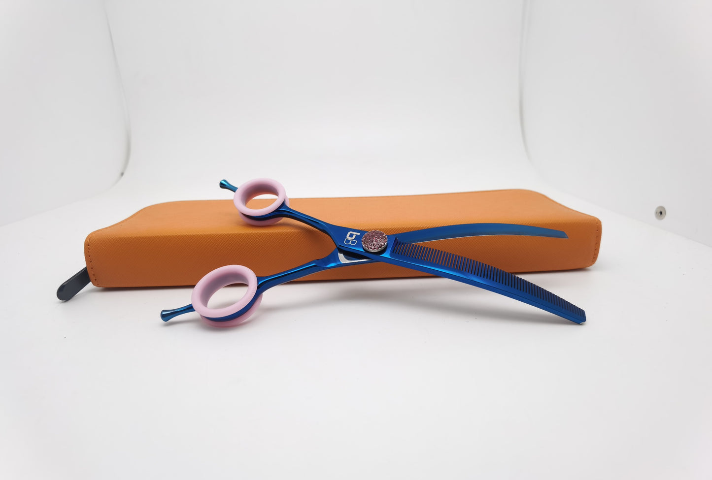 BBold 8.0" Blue Curved Thinning Shear – Blue with Pink Ring Inserts
